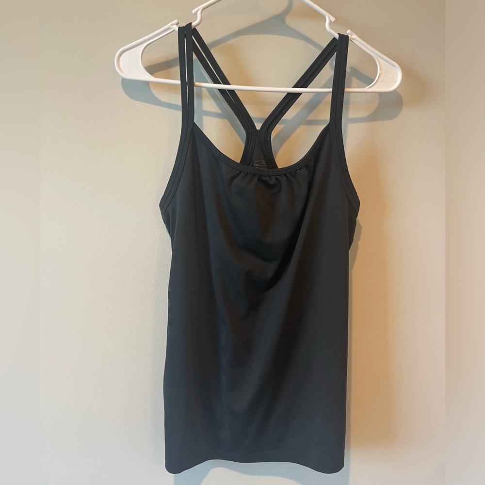 Women’s black athletic tank top size large